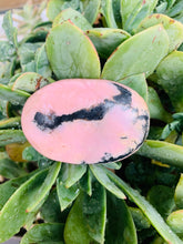 Load image into Gallery viewer, Rhodonite Palm Stone