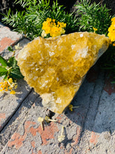 Load image into Gallery viewer, Yellow Fluorite
