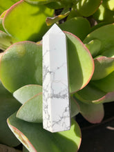 Load image into Gallery viewer, HOWLITE