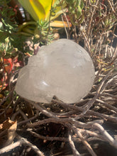 Load image into Gallery viewer, Quartz Skull