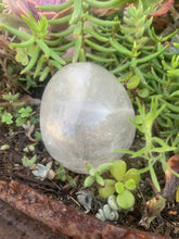 Load image into Gallery viewer, Quartz Hollowed Skull