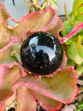 Load image into Gallery viewer, Nuummite