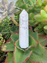 Load image into Gallery viewer, Howlite