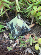 Load image into Gallery viewer, Serpentine Pyramid