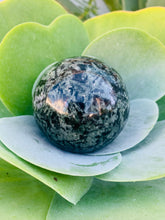 Load image into Gallery viewer, Chrysanthemum Stone