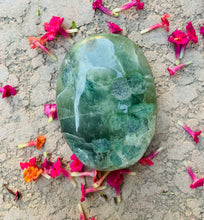 Load image into Gallery viewer, Grossular Garnet Palm Stone