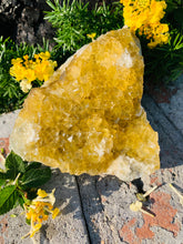 Load image into Gallery viewer, Yellow Fluorite