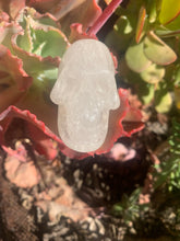 Load image into Gallery viewer, Quartz Skull