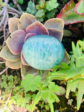 Load image into Gallery viewer, Green Fluorite Palm Stone