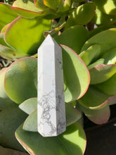 Load image into Gallery viewer, HOWLITE